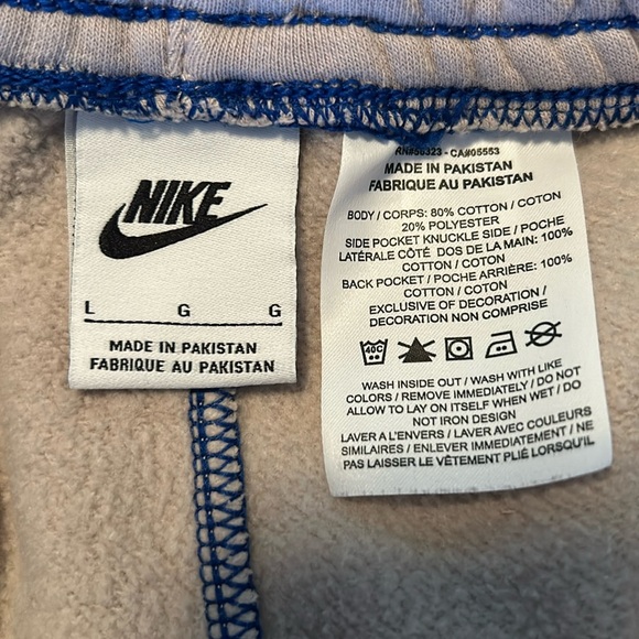 Set of 2 Men’s Large Nike Shorts - Picture 2 of 5
